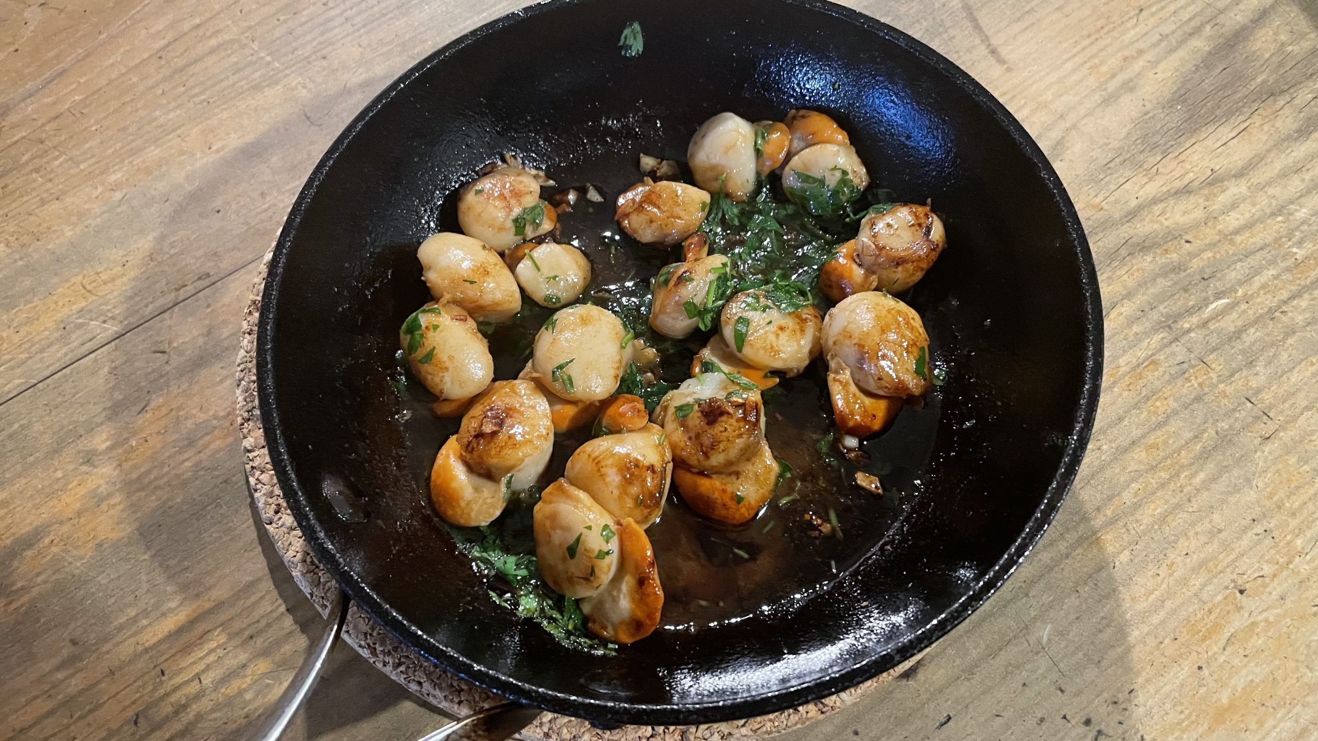 Pan-Seared Scallops with Garlic Butter